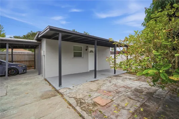 $1,300 | 1411 East 24th Avenue, Unit B, Tampa, FL 33605