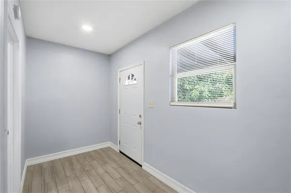 $1,300 | 1411 East 24th Avenue, Unit B, Tampa, FL 33605