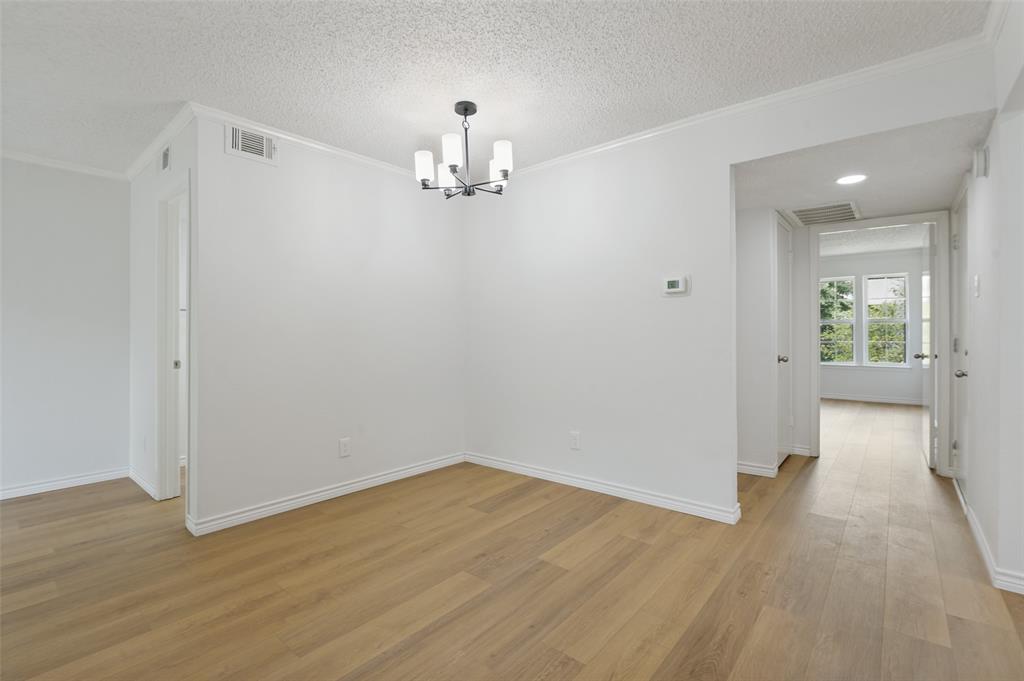 5300 Keller Springs Road, Unit 2042 Dallas, TX 75248 - Photo 15 of 28 Dining room