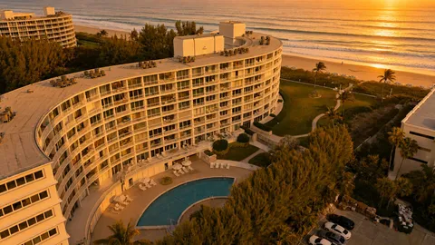 $799,900 | 2780 South Ocean Boulevard, Unit 709, Palm Beach, FL 33480