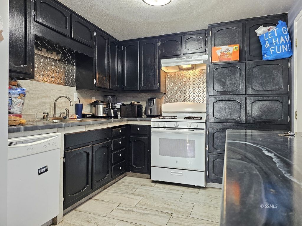 332 North Alvord Street Ridgecrest, CA 93555 - Photo 6 of 37 Gallery Image 6