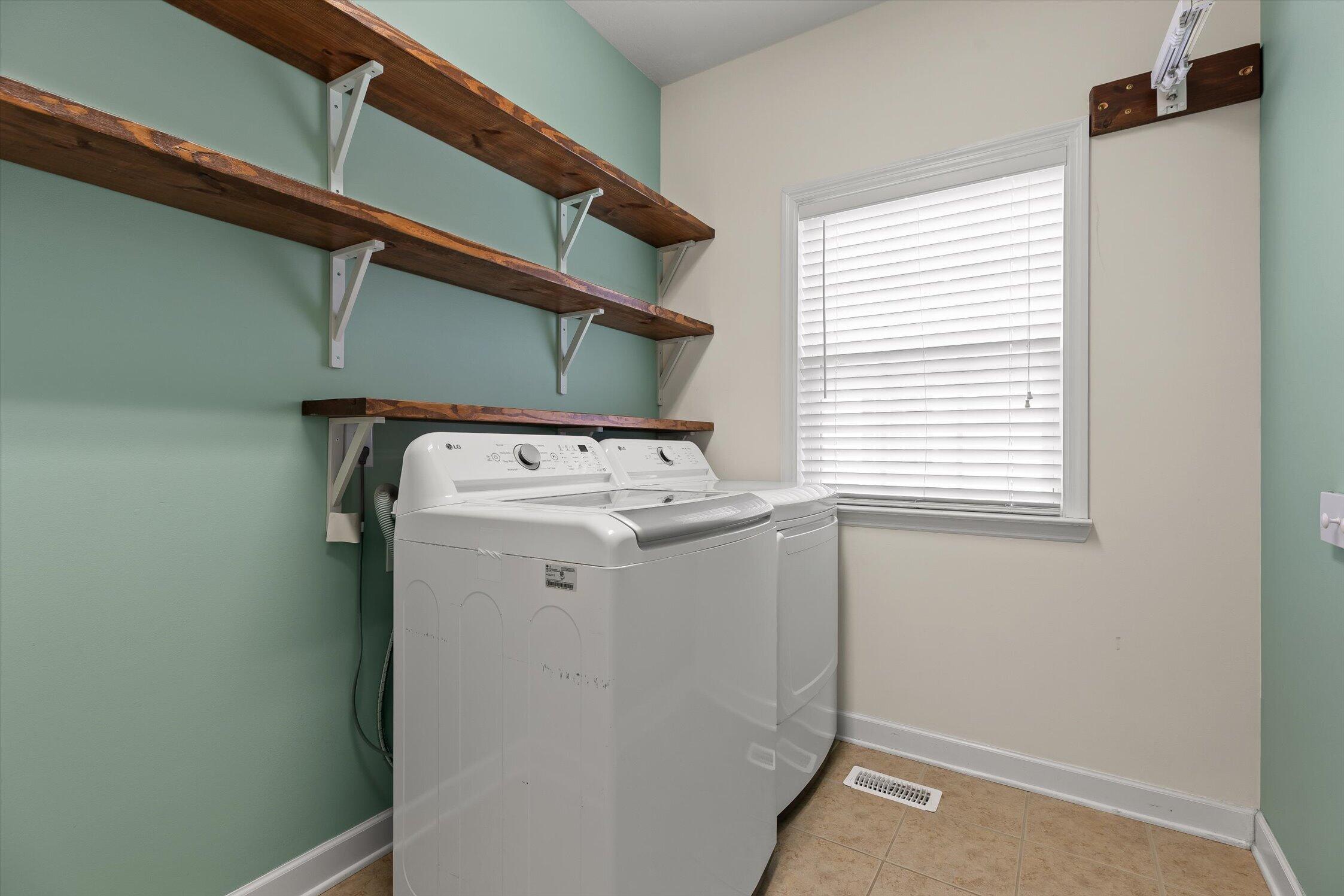 9859 Fieldcrest Drive Apison, TN 37302 - Photo 34 of 47 Laundy Room