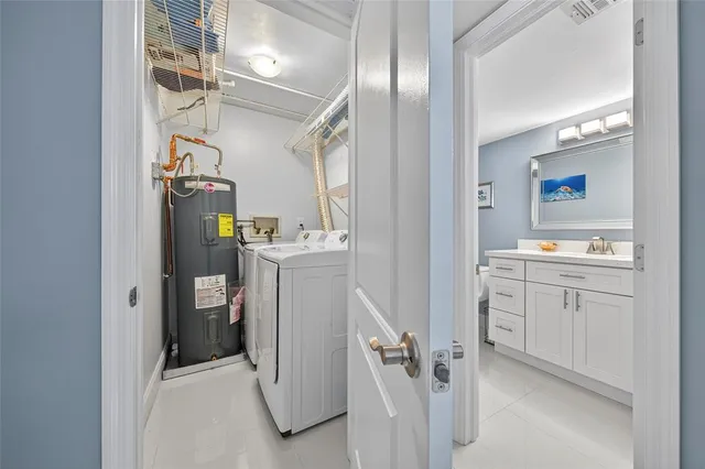 a view of a livingroom with furniture