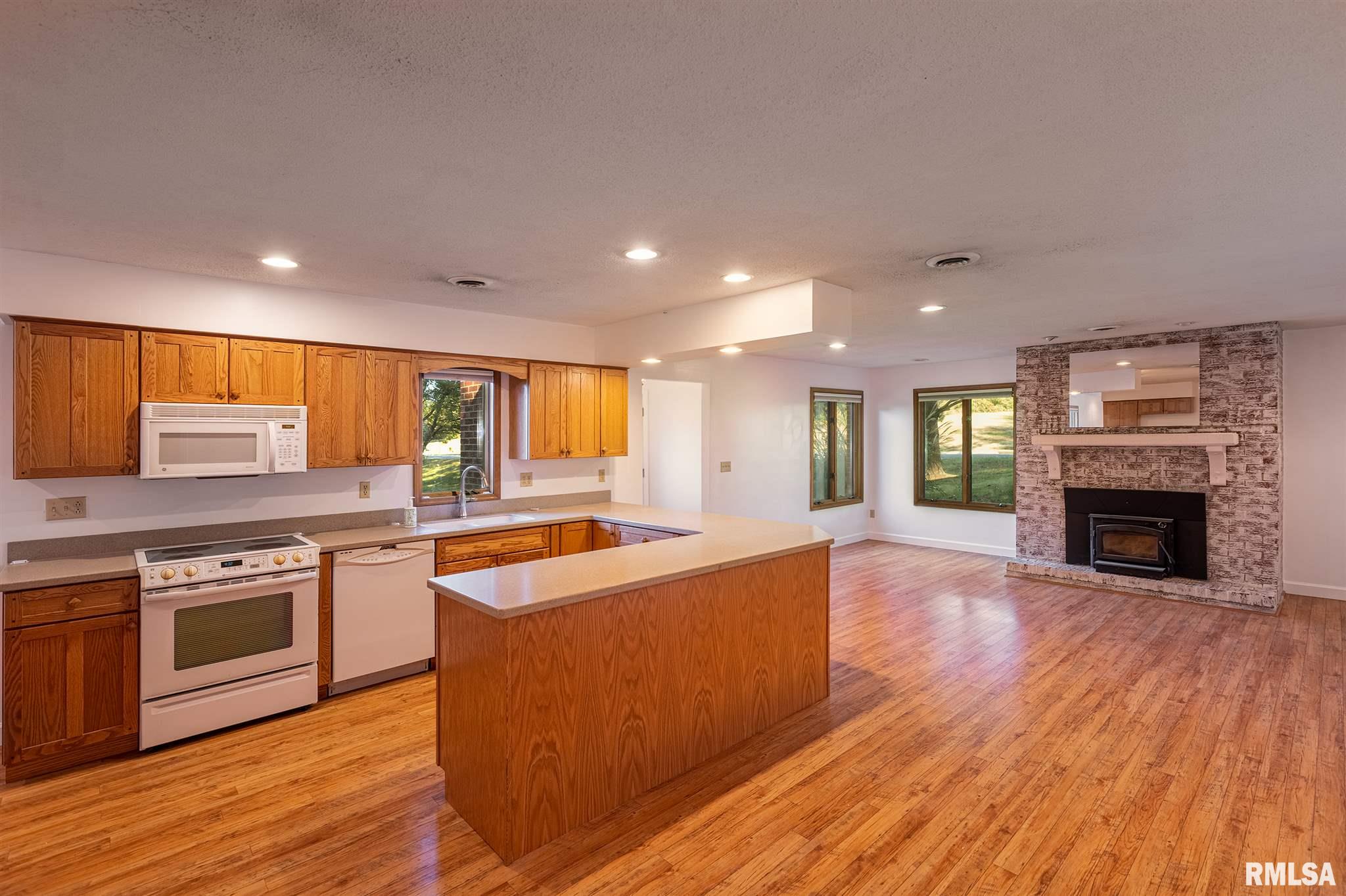 1640 North Reed Station Road Carbondale, IL 62901 - Photo 9 of 40