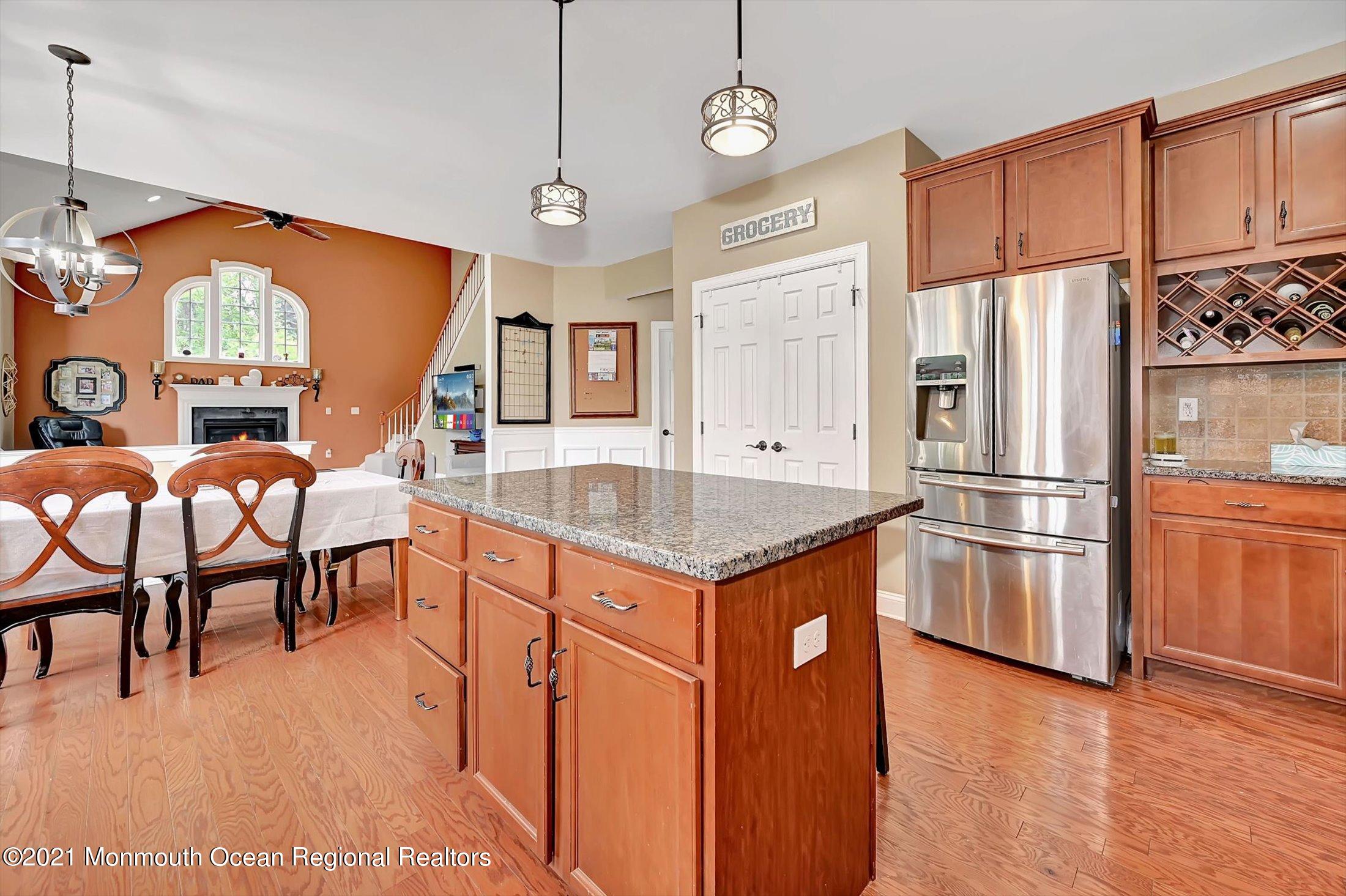 409 East Freehold Road Freehold, NJ 07728 - Photo 11 of 39 12-14097882