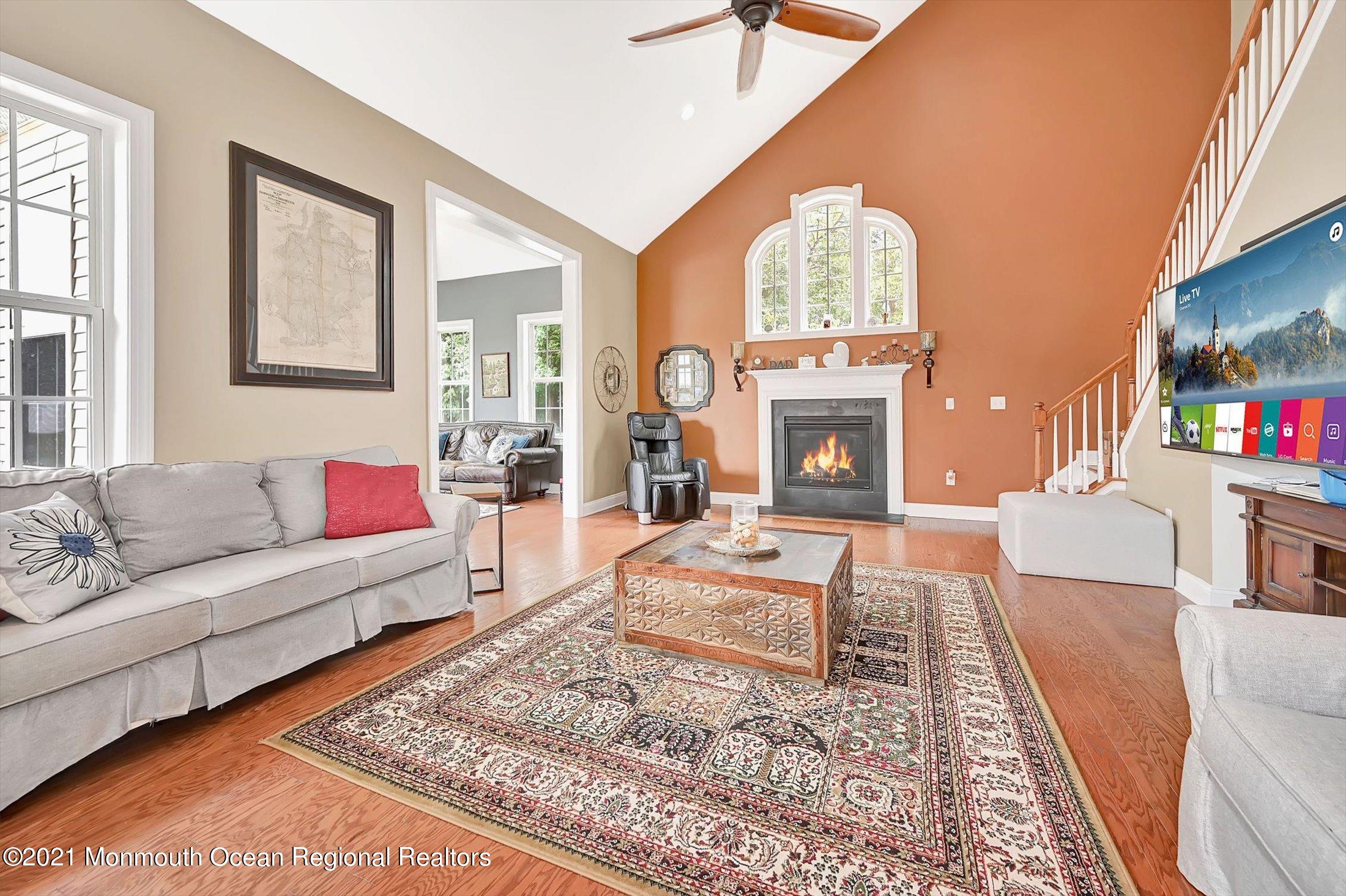 409 East Freehold Road Freehold, NJ 07728 - Photo 14 of 39 15-14097888