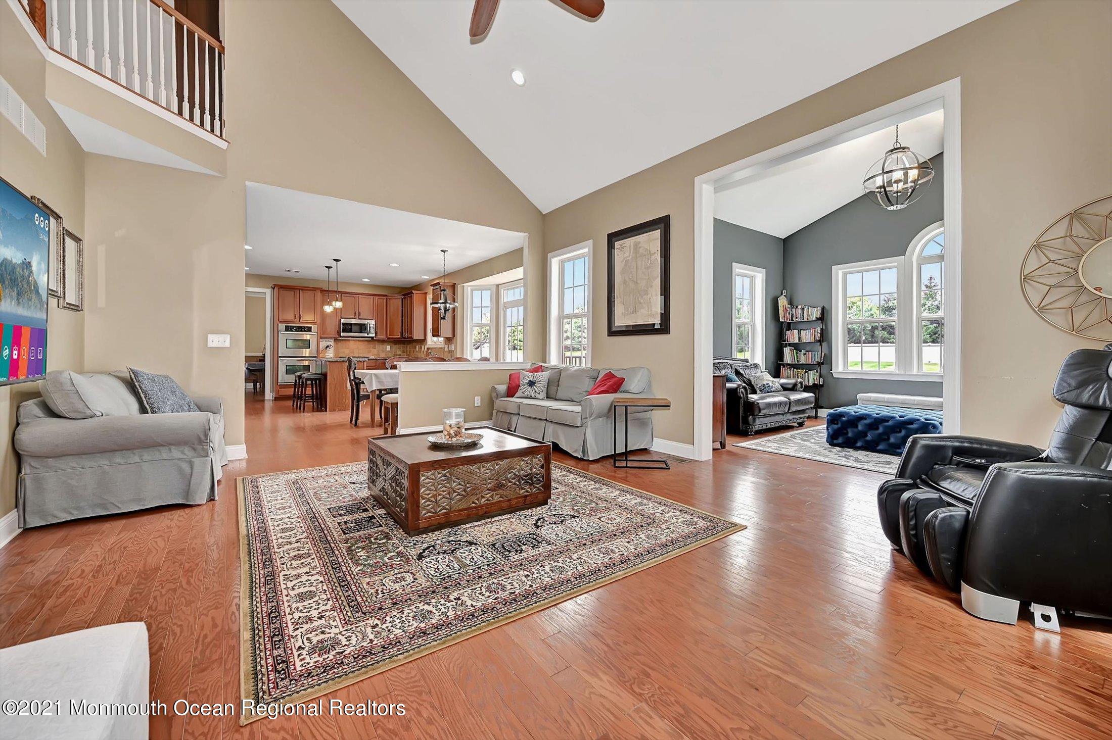 409 East Freehold Road Freehold, NJ 07728 - Photo 15 of 39 16-14097889