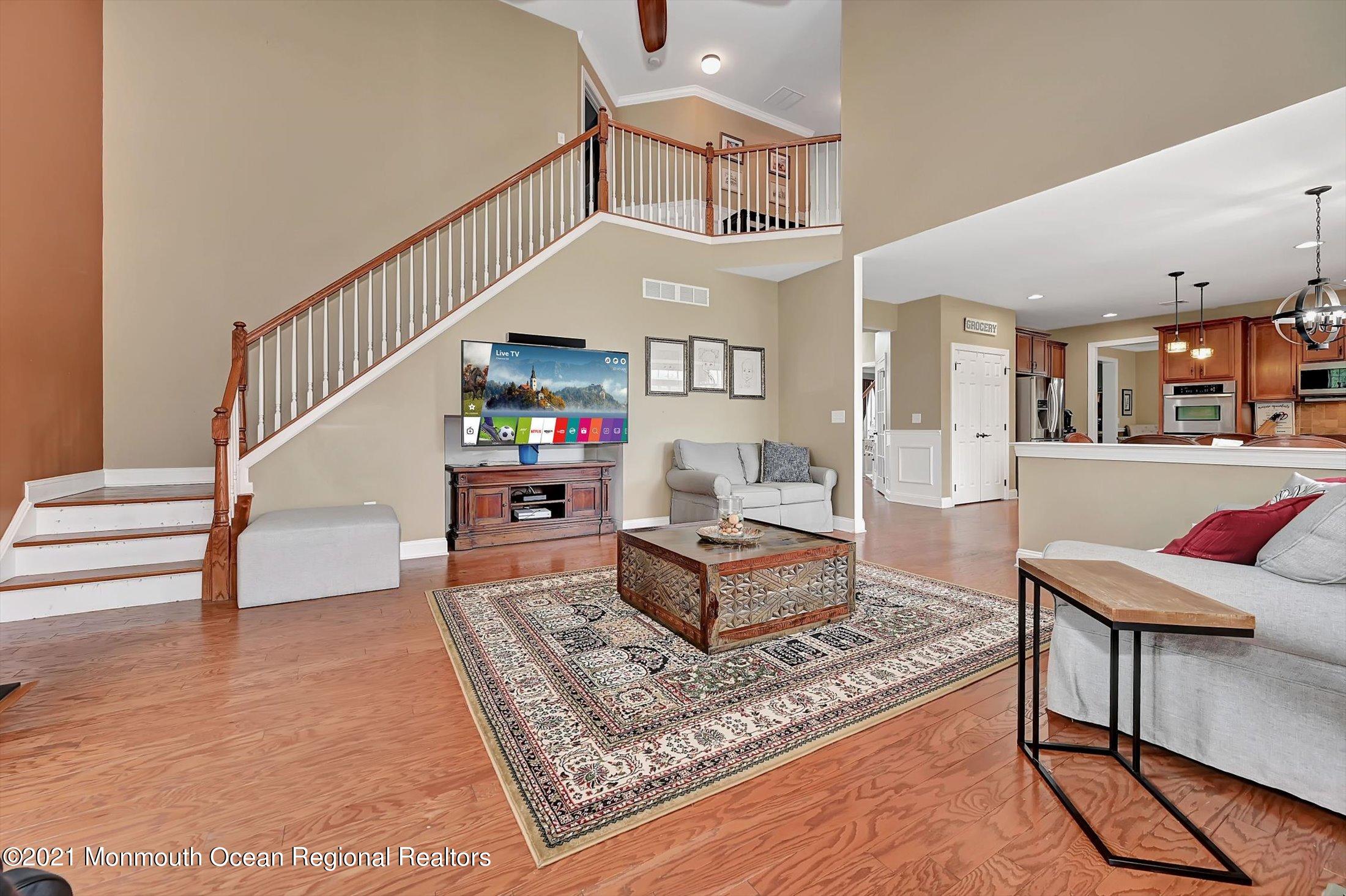 409 East Freehold Road Freehold, NJ 07728 - Photo 16 of 39 17-14097891