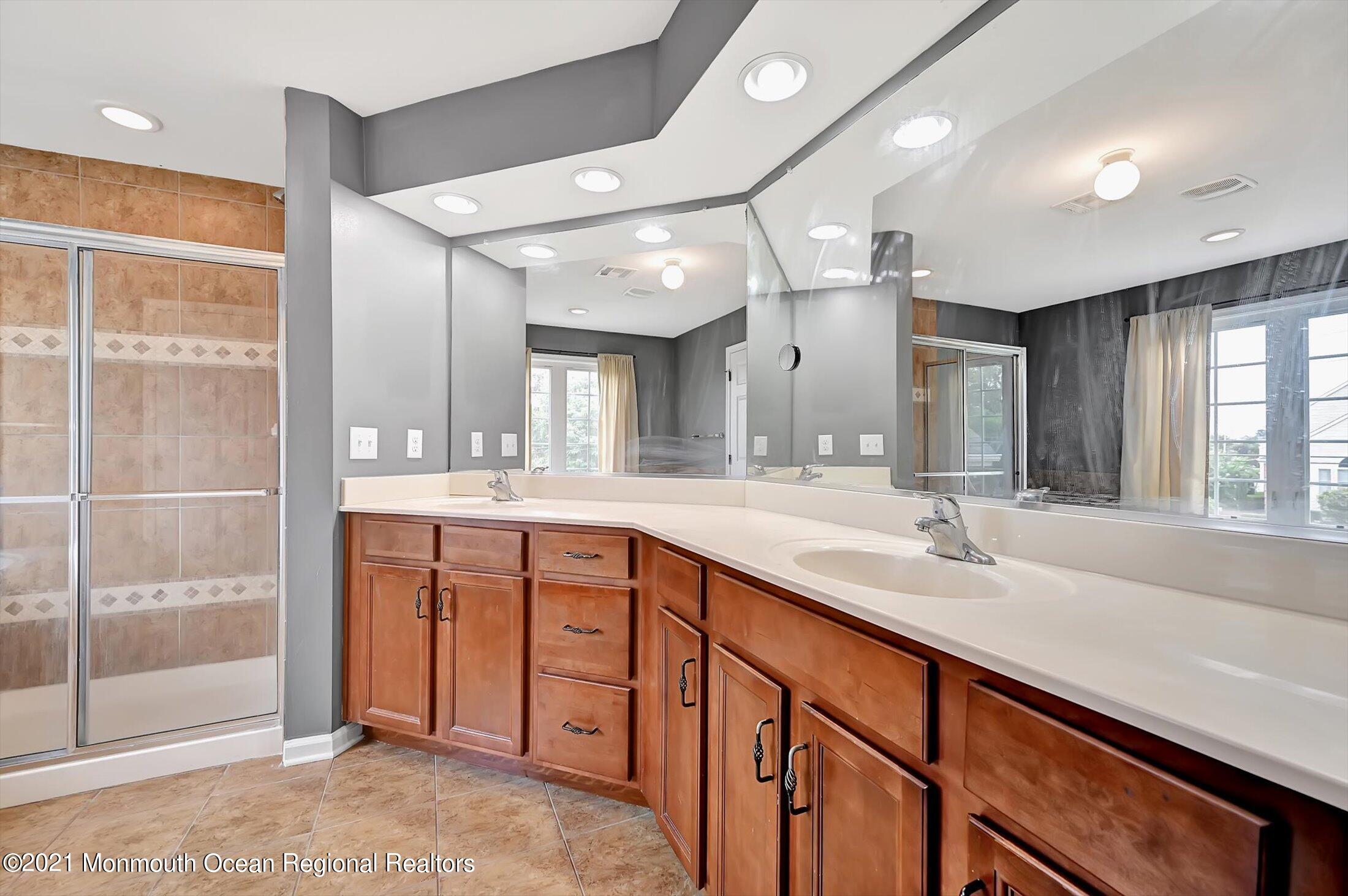 409 East Freehold Road Freehold, NJ 07728 - Photo 22 of 39 23-14097896