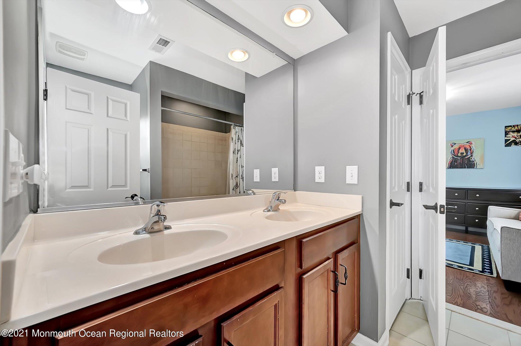 409 East Freehold Road Freehold, NJ 07728 - Photo 25 of 39 26-14097905