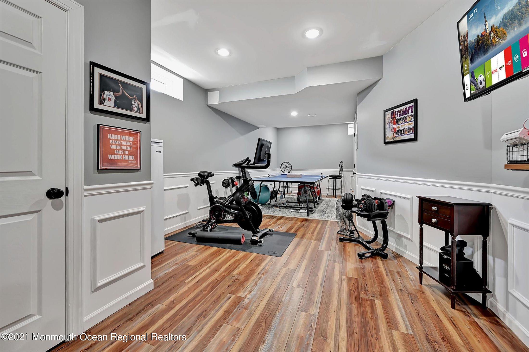 409 East Freehold Road Freehold, NJ 07728 - Photo 29 of 39 30-14097907