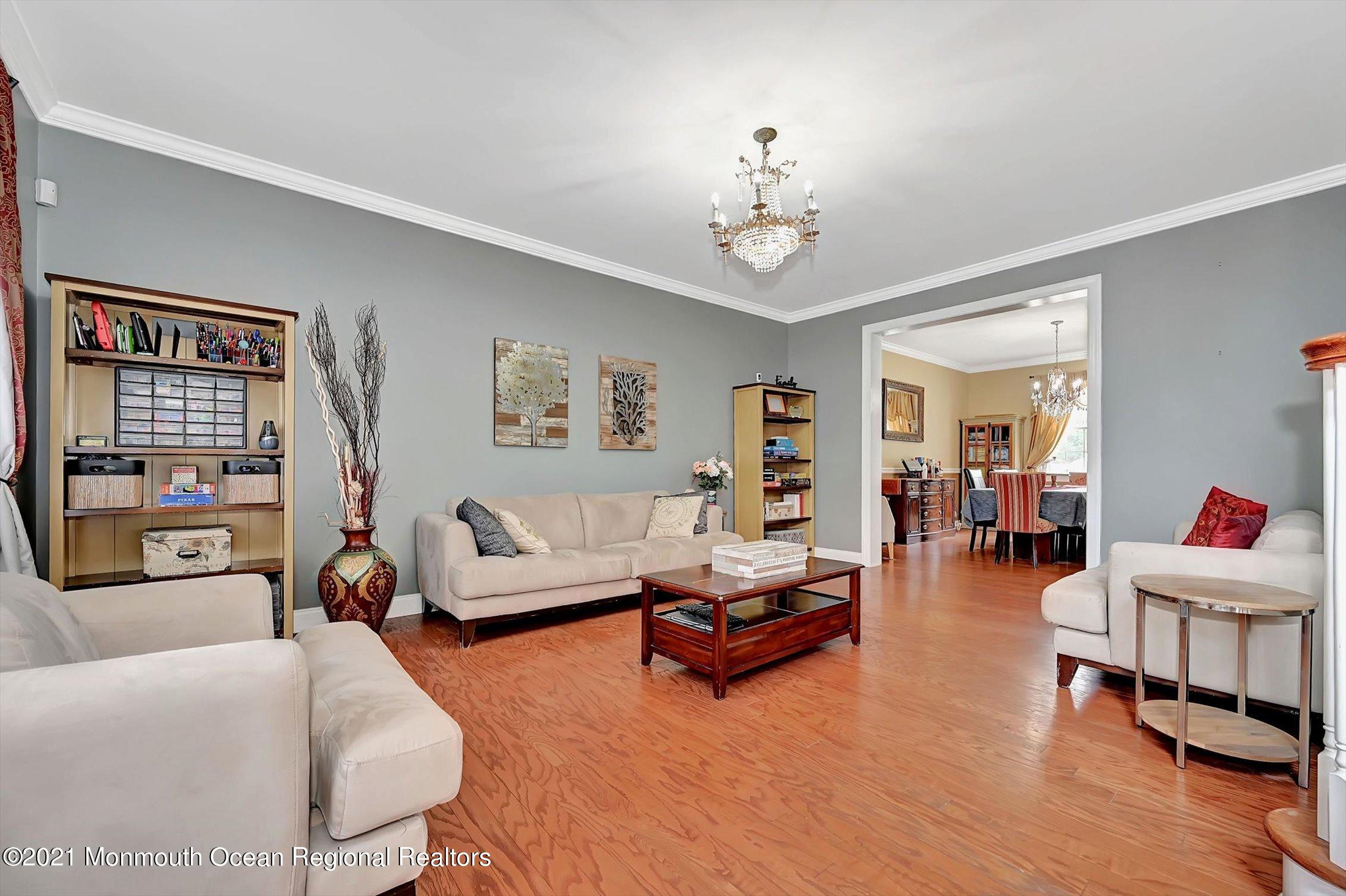 409 East Freehold Road Freehold, NJ 07728 - Photo 4 of 39 05-14097869