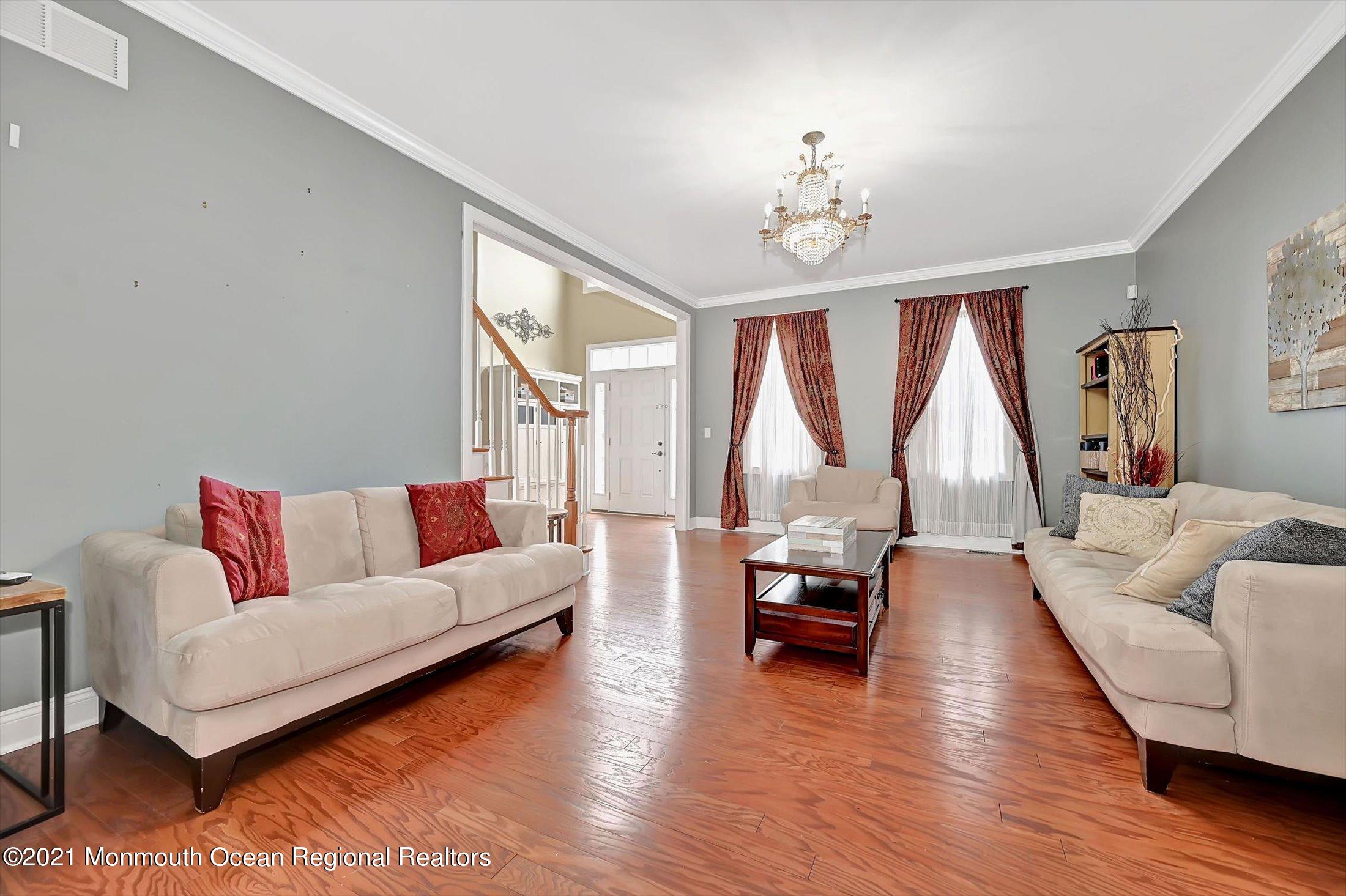 409 East Freehold Road Freehold, NJ 07728 - Photo 5 of 39 06-14097870
