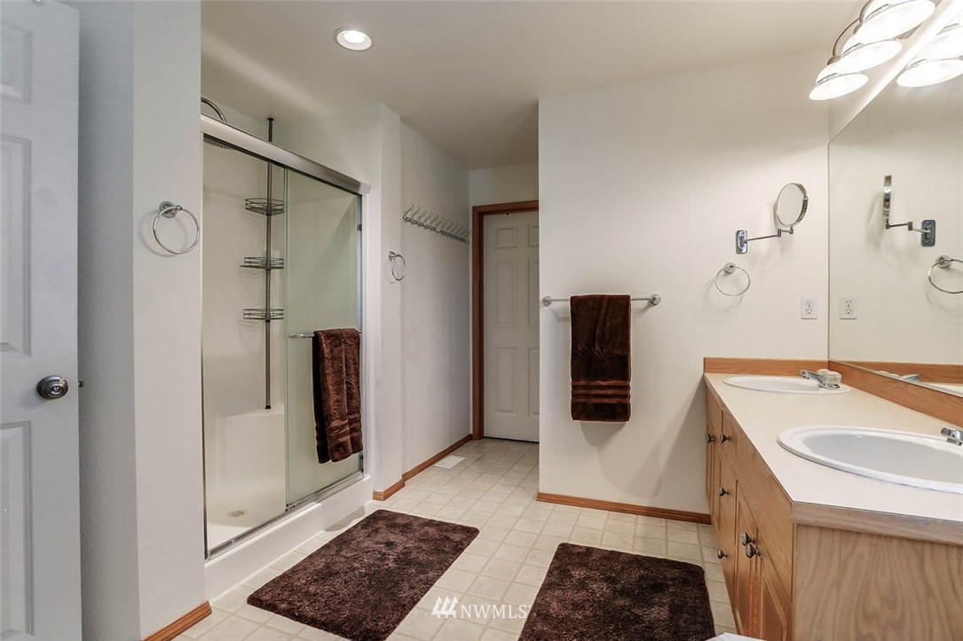 511 Queen Avenue Northeast Renton, WA 98056 - Photo 14 of 28