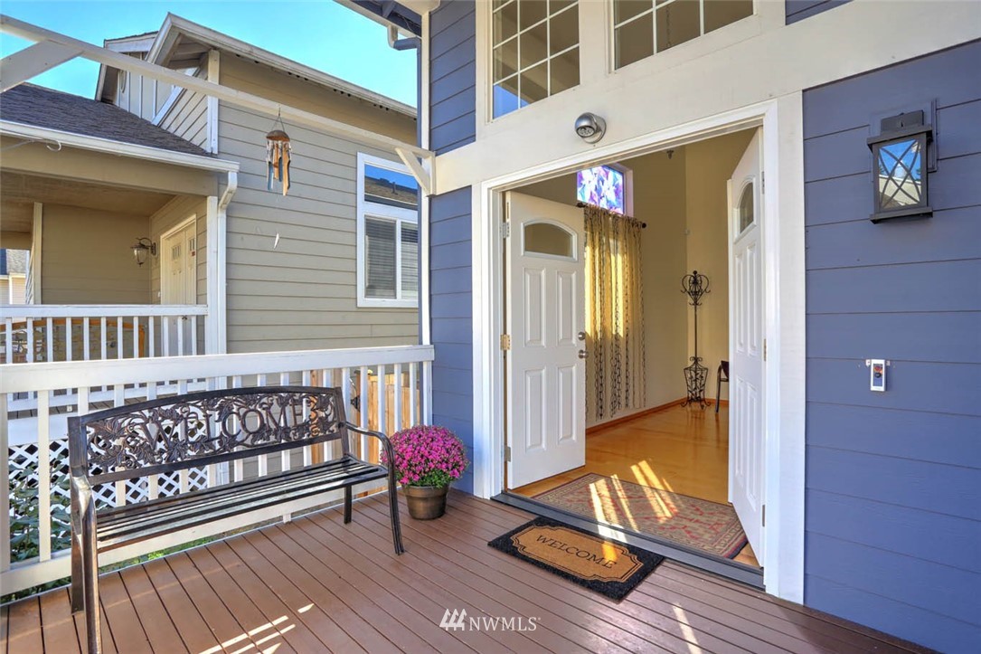 511 Queen Avenue Northeast Renton, WA 98056 - Photo 3 of 28