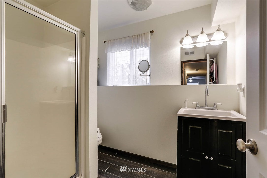 511 Queen Avenue Northeast Renton, WA 98056 - Photo 22 of 28