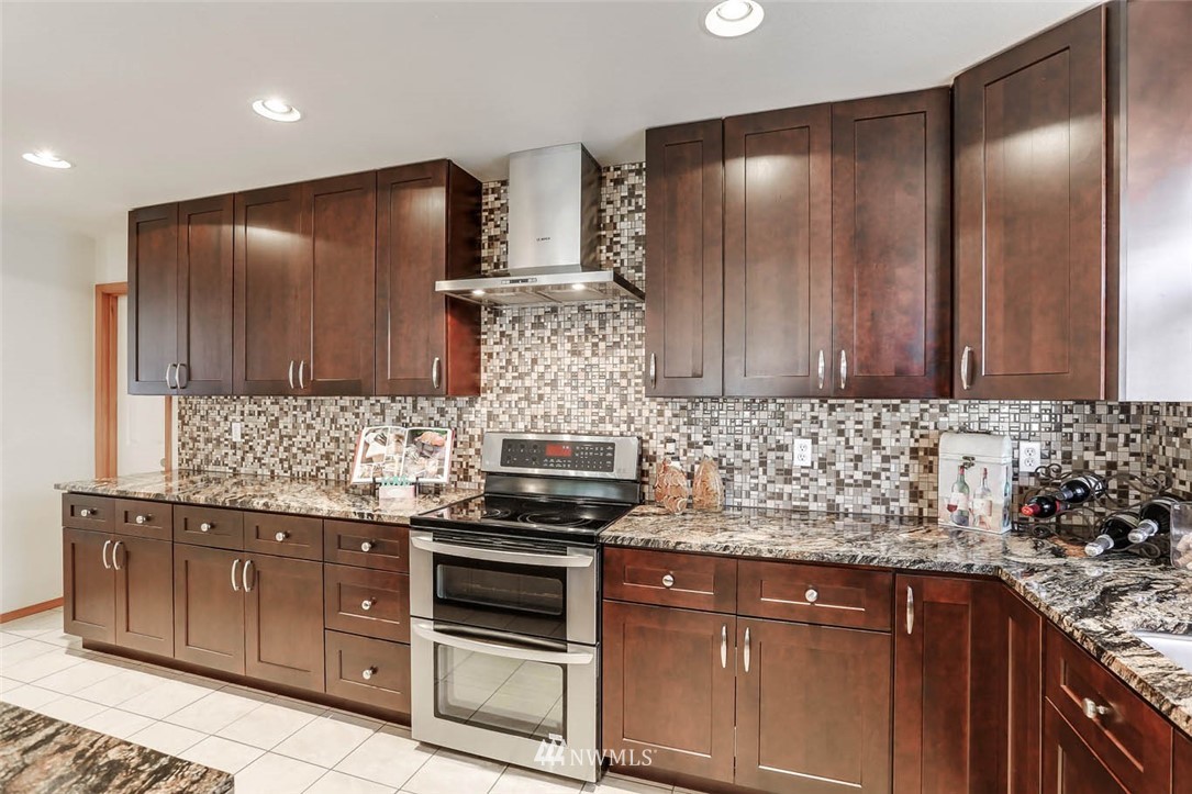 511 Queen Avenue Northeast Renton, WA 98056 - Photo 8 of 28