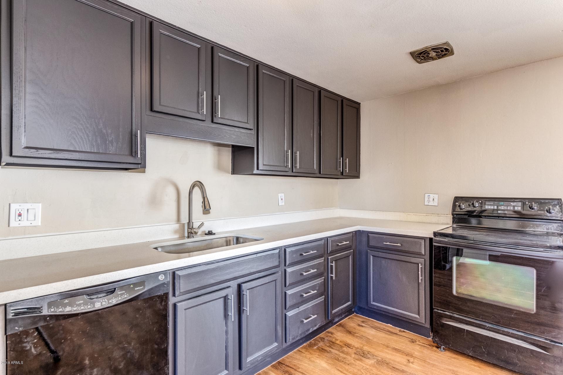7107 West Almeria Road Phoenix, AZ 85035 - Photo 8 of 19 Almeria (9)