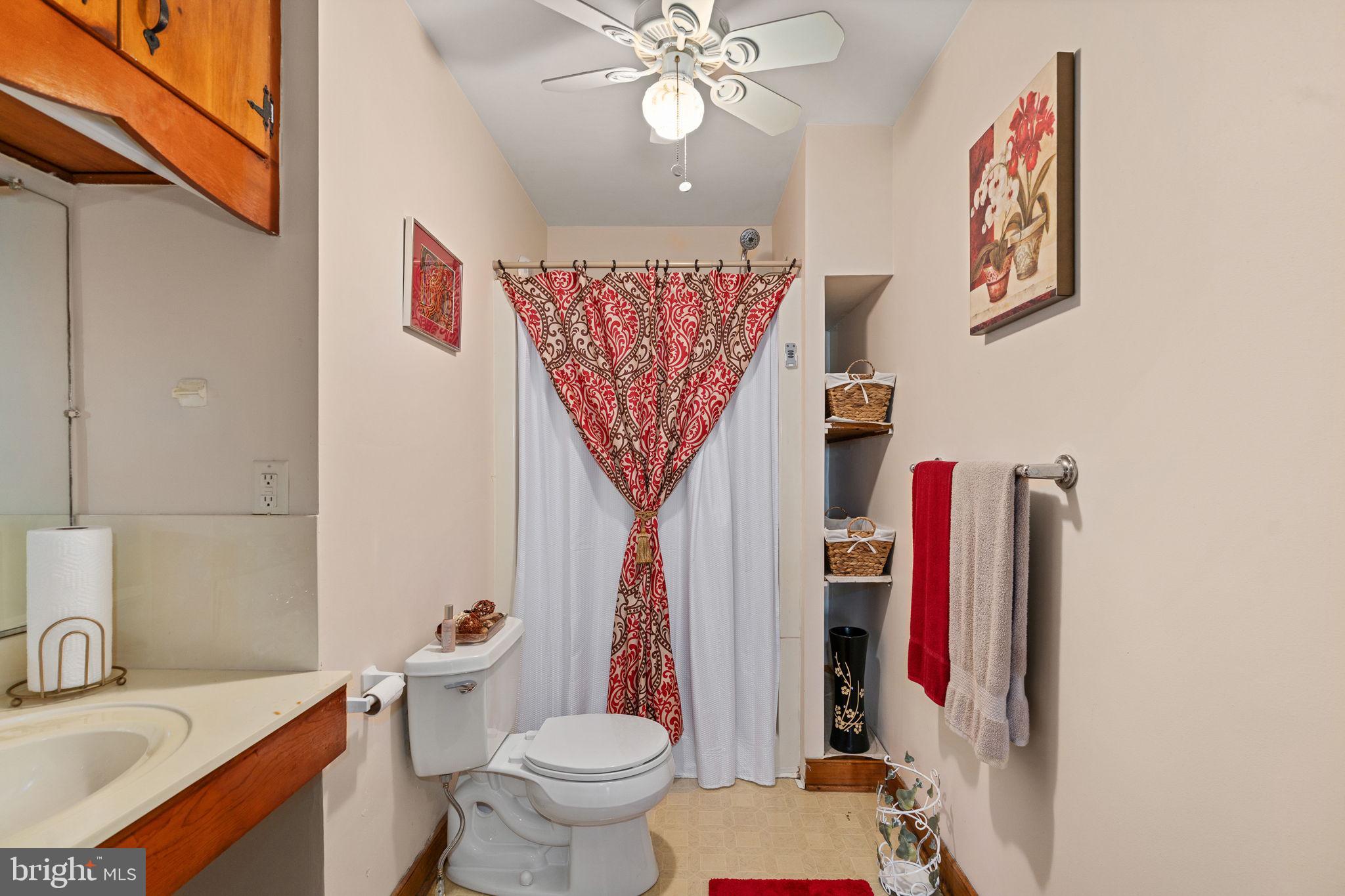 1440 Holly Farm Road Burkeville, VA 23922 - Photo 30 of 52 Charming bathroom with vibrant accents.