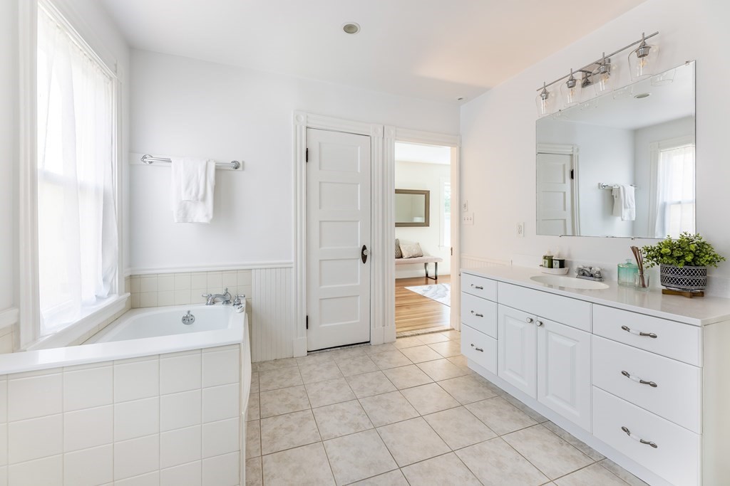 91 Highland Road, Unit 2 Somerville, MA 02144 - Photo 17 of 27 Gallery Image 17