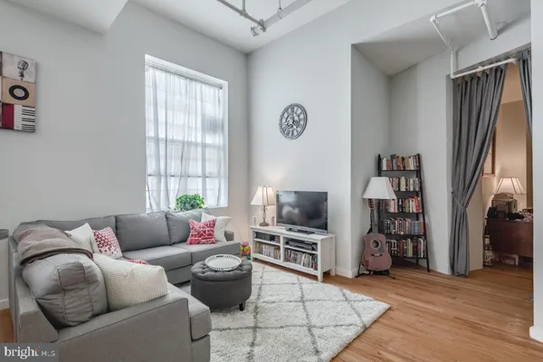 $1,775 | 4 Leverington Avenue, Unit 102, Philadelphia, PA 19127