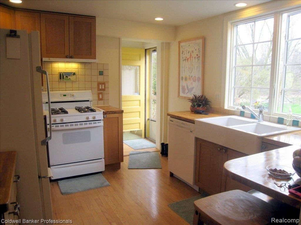 4791 Inkster Road Bloomfield Hills, MI 48302 - Photo 6 of 23 Kitchen