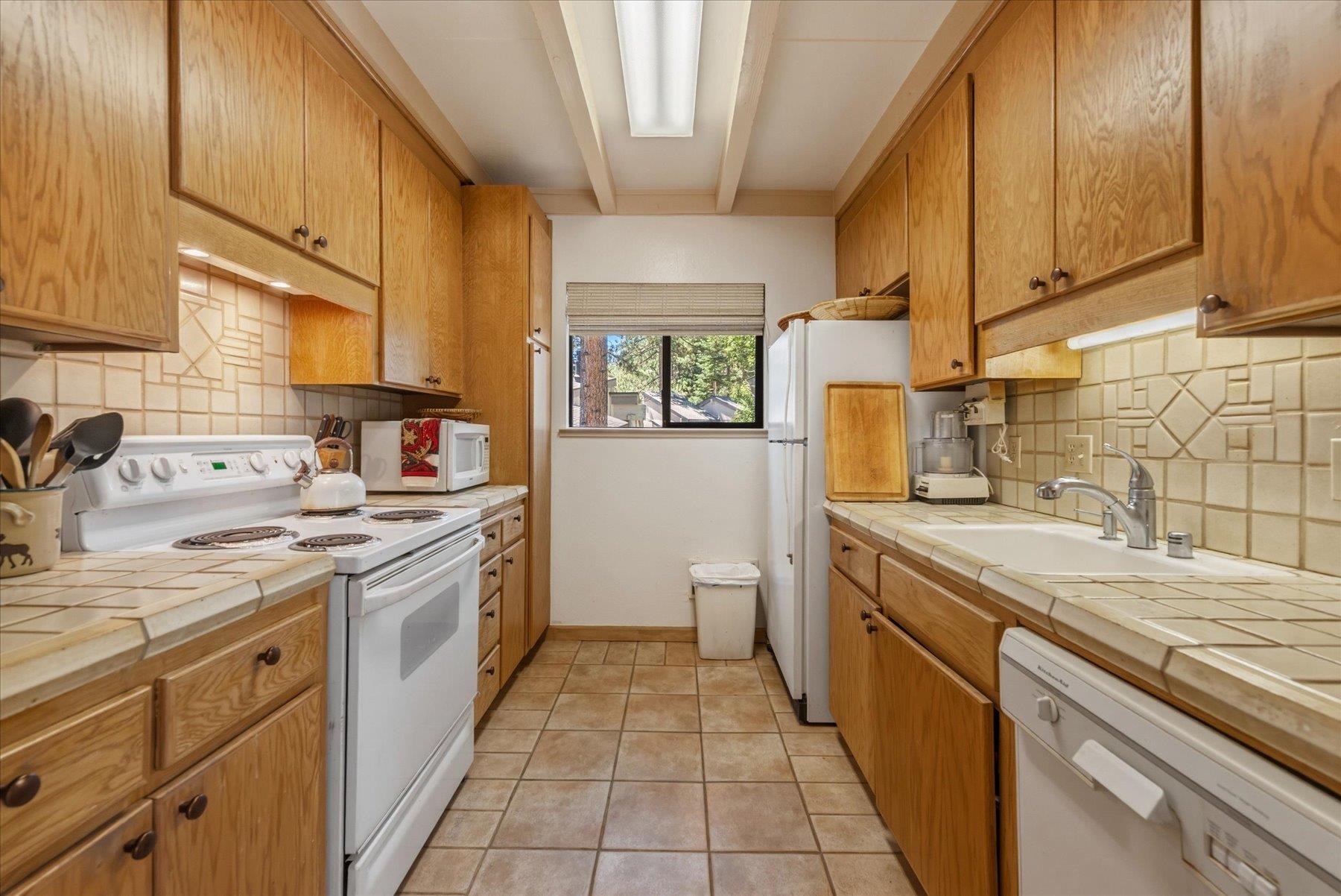15480 Donner Pass Road, Unit 20 Truckee, CA 96161 - Photo 14 of 28 Gallery Image 14