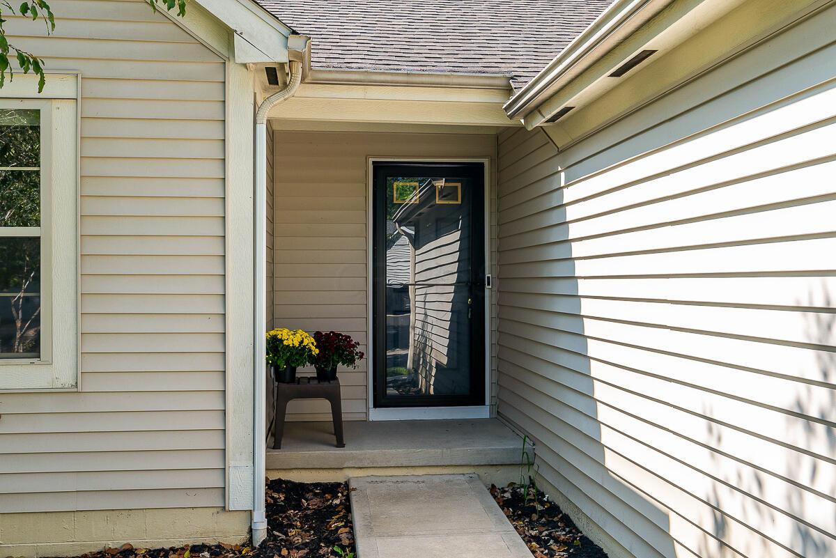 77 Beech Court Delaware, OH 43015 - Photo 2 of 34 front door