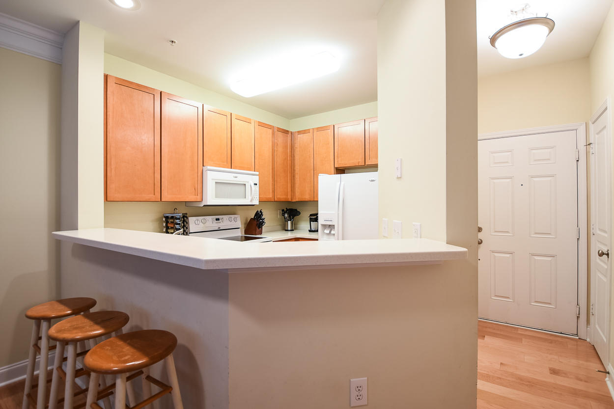 1406 Basildon Road Mount Pleasant, SC 29466 - Photo 8 of 26 Kitchen