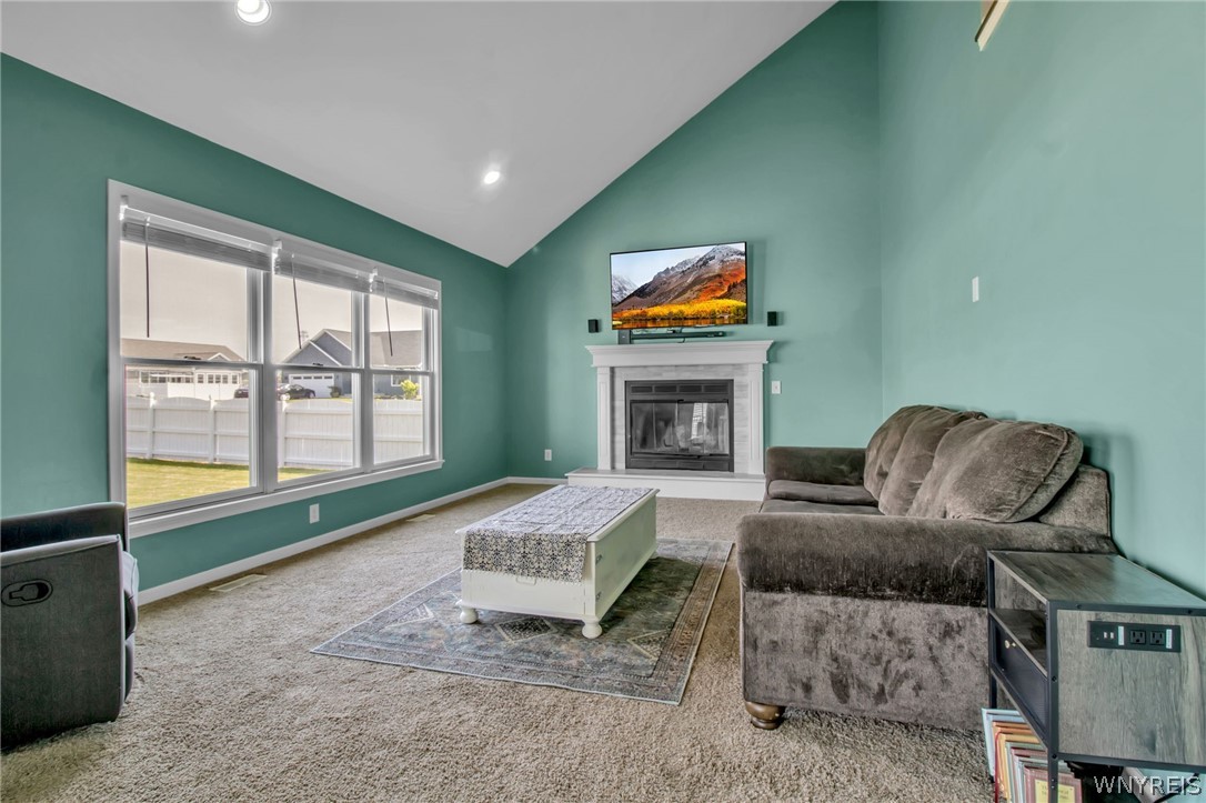 12 Summerfield Drive Lancaster, NY 14086 - Photo 18 of 44