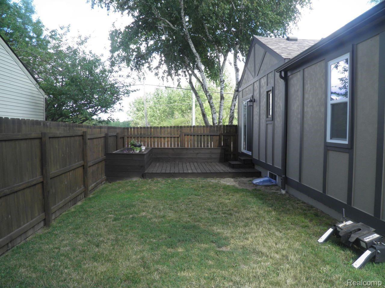 3656 South Merriman Road Wayne, MI 48184 - Photo 4 of 31 p15.jpg