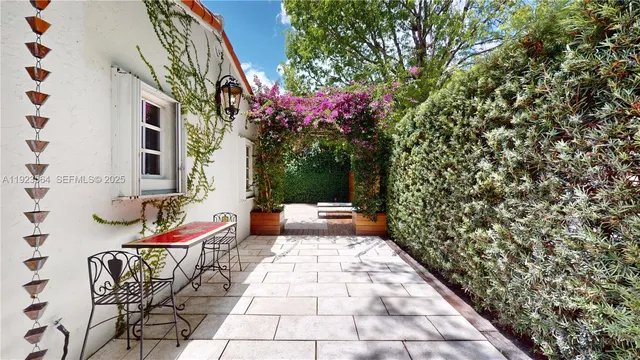 $2,600,000 | 1900 Pizarro Street, Coral Gables, FL 33134