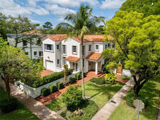 $2,600,000 | 1900 Pizarro Street, Coral Gables, FL 33134