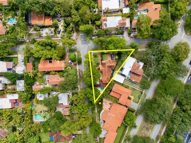 $2,600,000 | 1900 Pizarro Street, Coral Gables, FL 33134