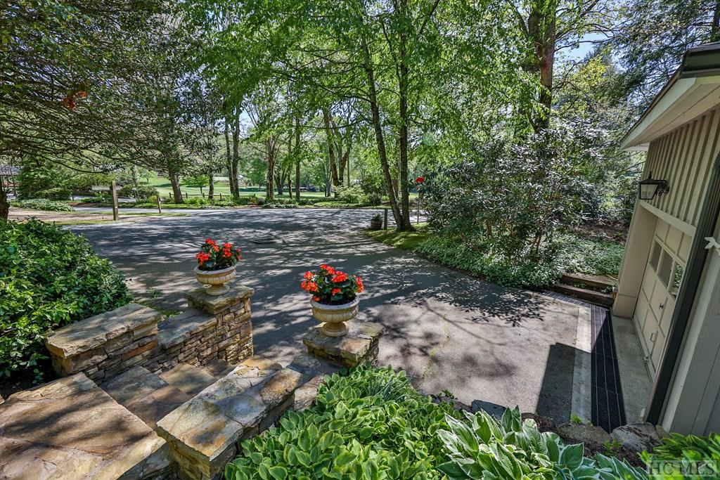 12 Azalea Road Highlands, NC 28741 - Photo 26 of 41 Gallery Image 26