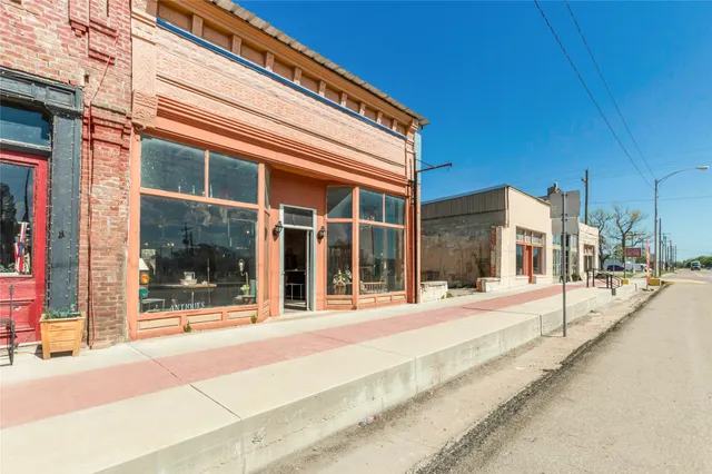 a view of a building entrance