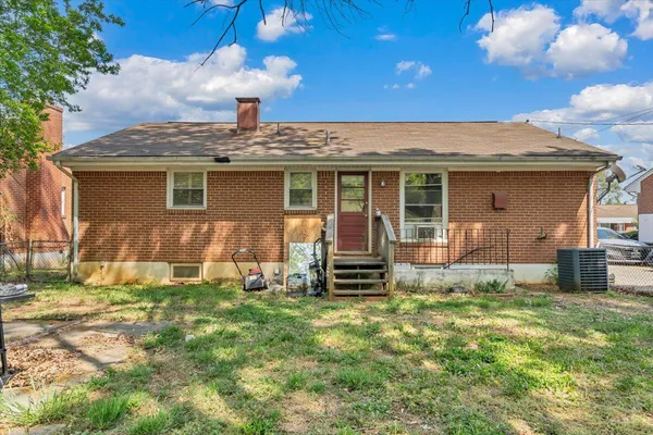 $230,900 | 4342 Holmes Street Northeast, Roanoke, VA 24012