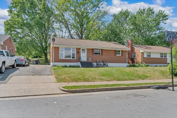 $230,900 | 4342 Holmes Street Northeast, Roanoke, VA 24012