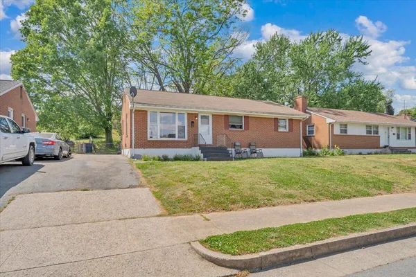 $230,900 | 4342 Holmes Street Northeast, Roanoke, VA 24012