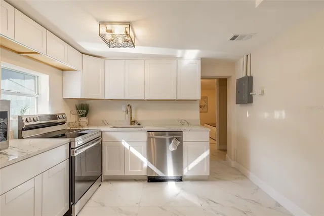 $193,400 | 813 Magnolia Avenue, Holly Hill, FL 32117