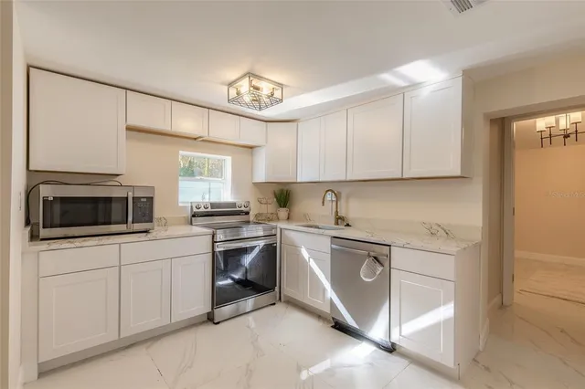 $193,400 | 813 Magnolia Avenue, Holly Hill, FL 32117