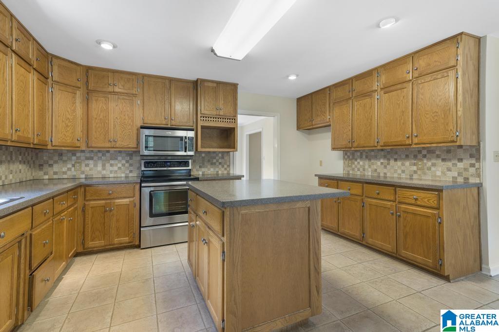 884 Springmeadow Drive Gardendale, AL 35071 - Photo 13 of 64