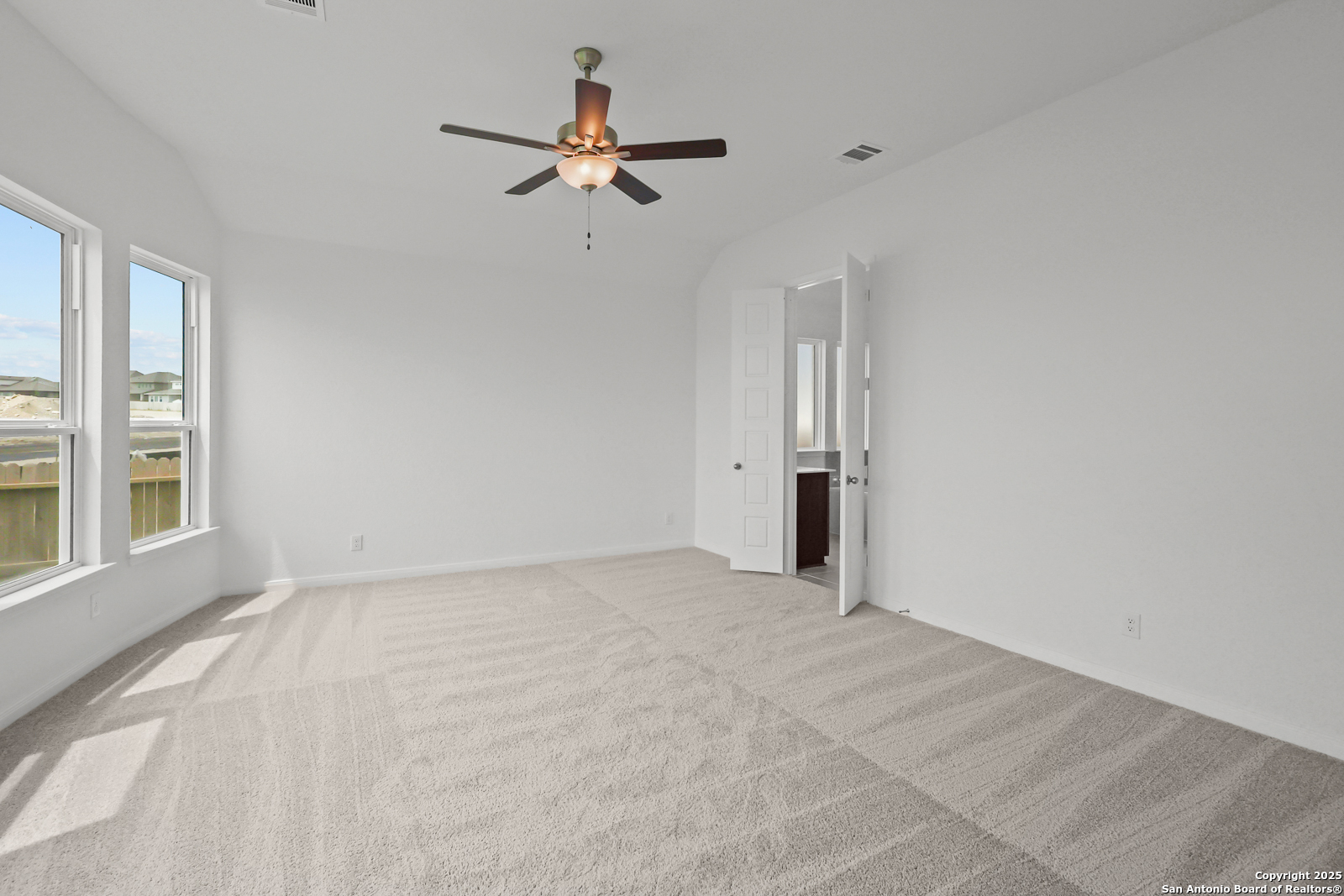 2907 Eagle Rise San Antonio, TX 78245 - Photo 15 of 32