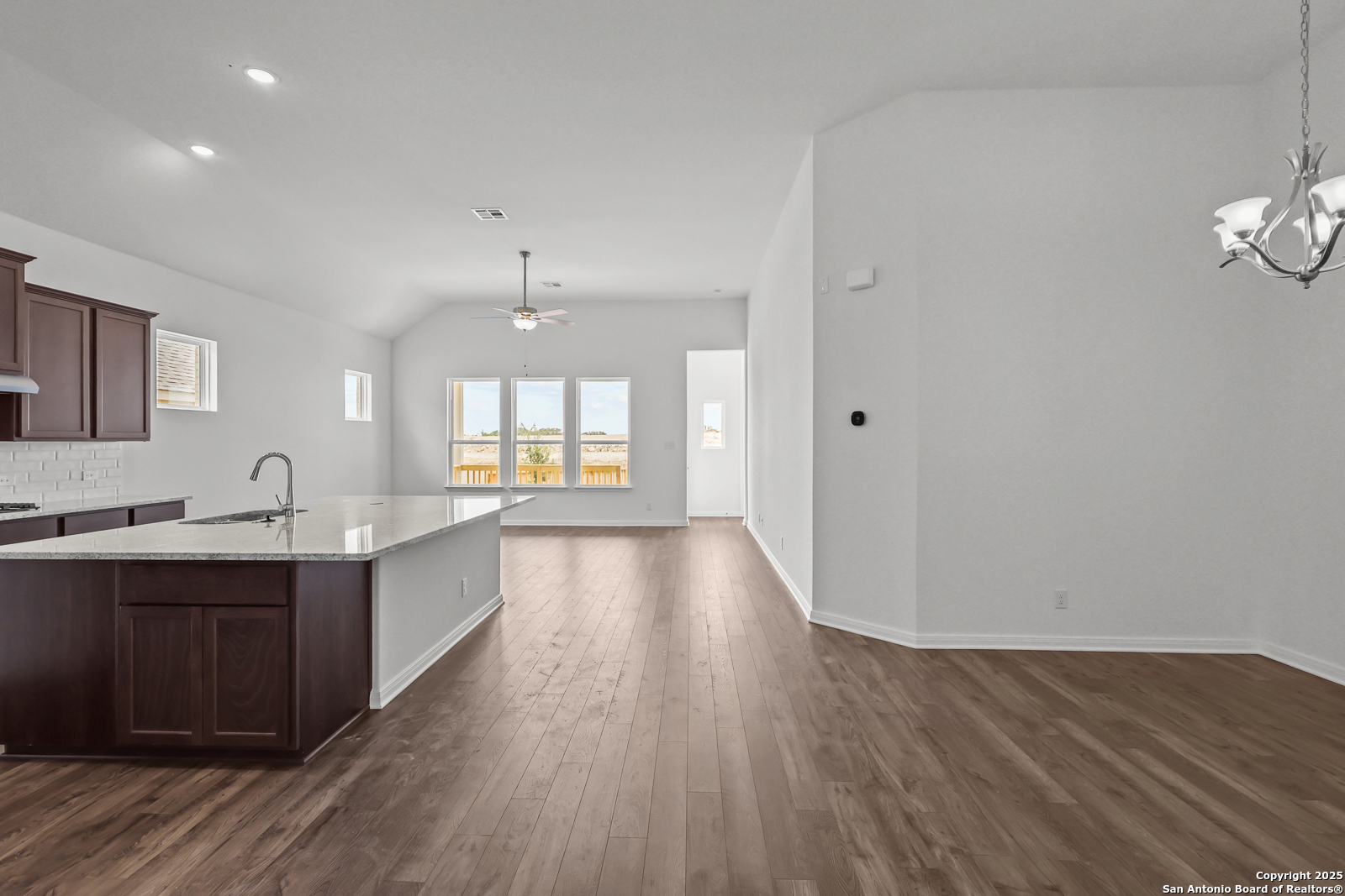 2907 Eagle Rise San Antonio, TX 78245 - Photo 5 of 32