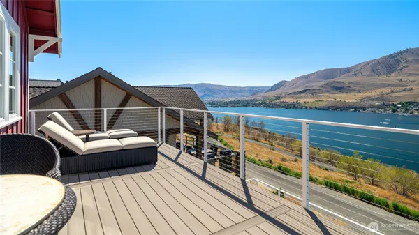 $1,989,000 | 350 Porcupine Lane, Chelan, WA 98816