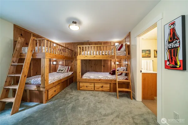 $1,989,000 | 350 Porcupine Lane, Chelan, WA 98816