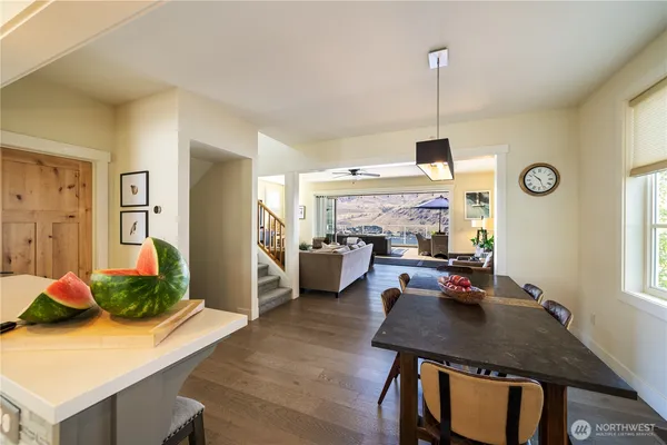 $1,989,000 | 350 Porcupine Lane, Chelan, WA 98816