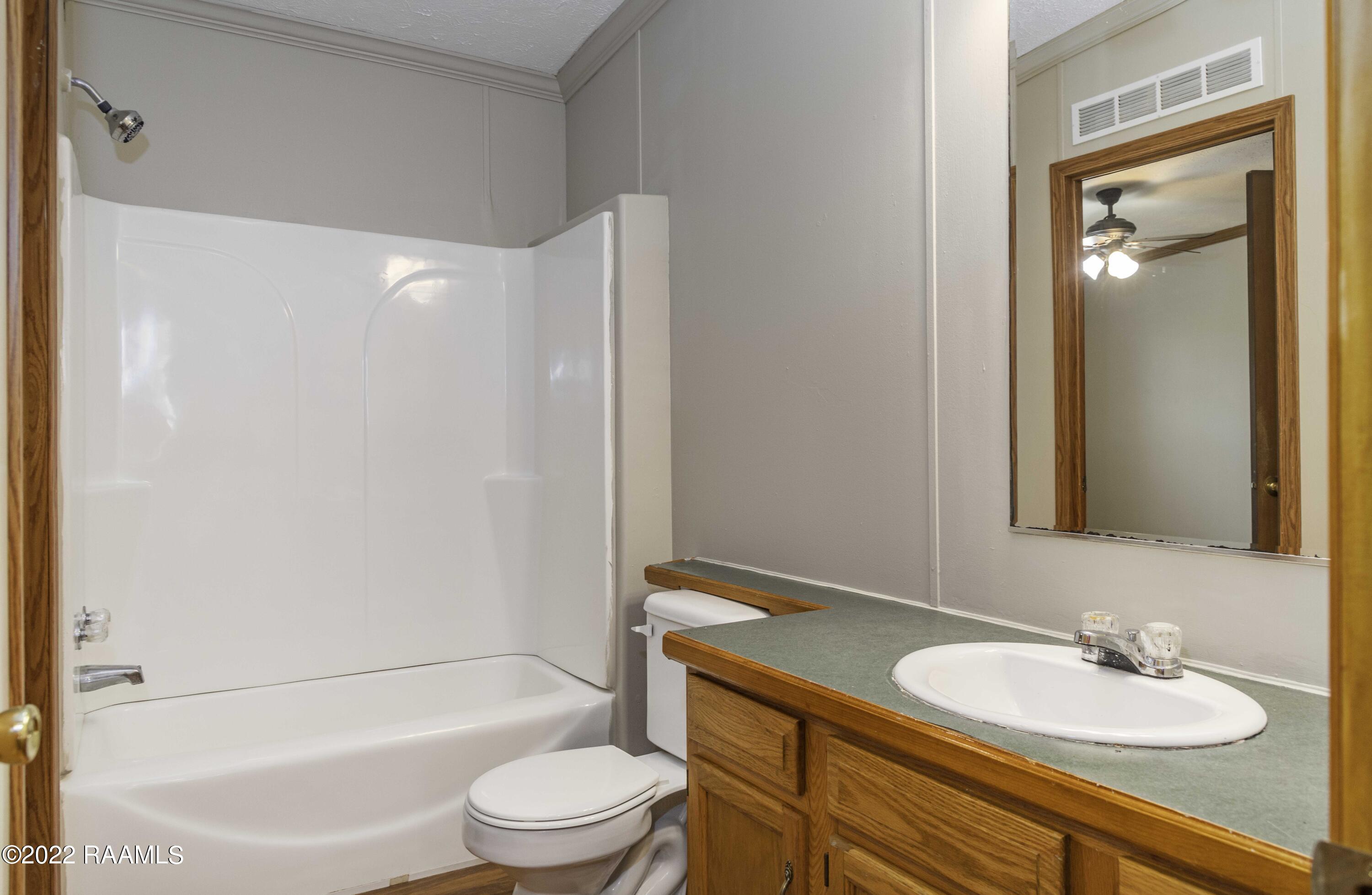 2404 Allen Road Maurice, LA 70555 - Photo 23 of 34 Guest Bath 1
