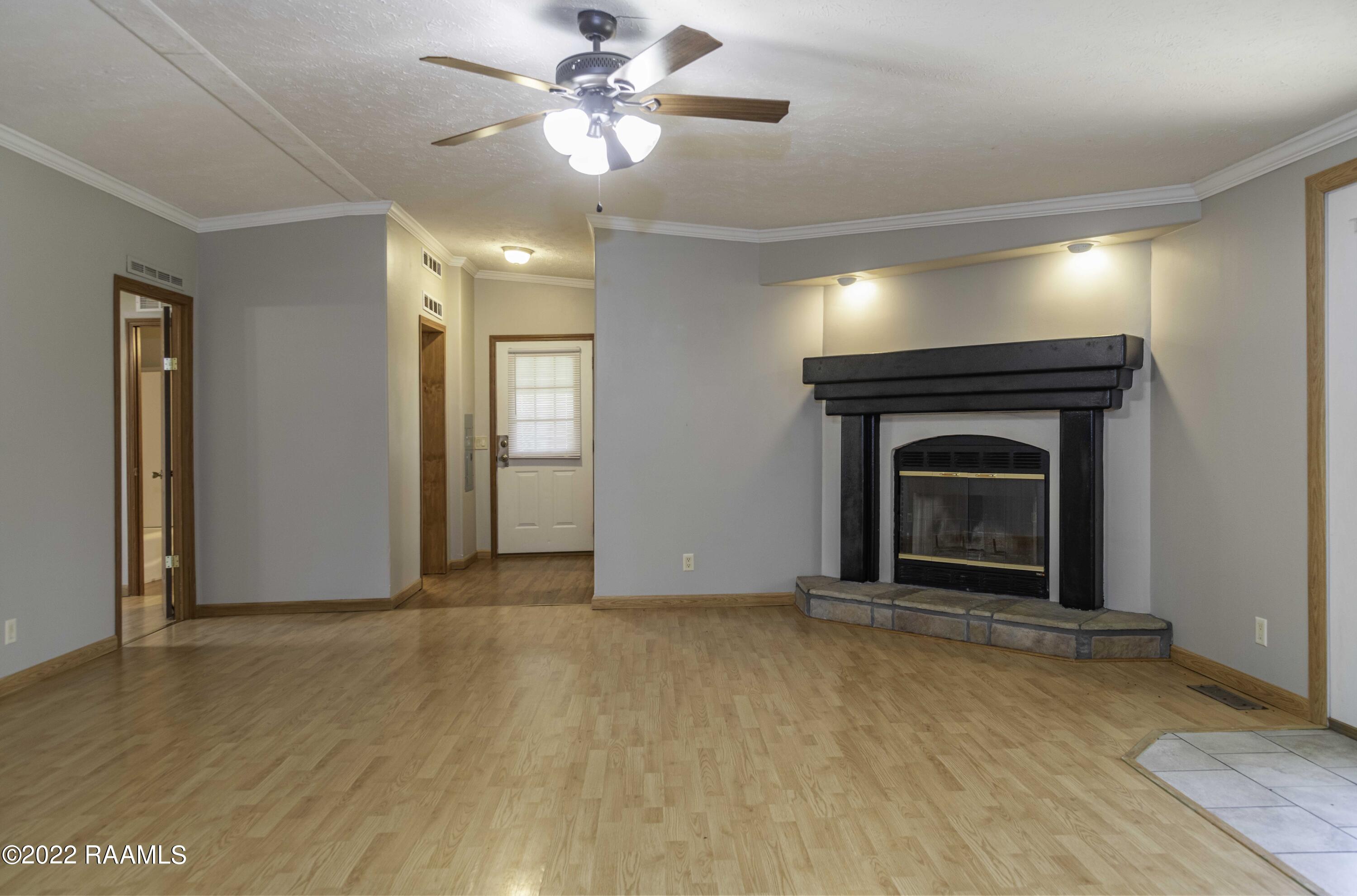 2404 Allen Road Maurice, LA 70555 - Photo 4 of 34 Den 1