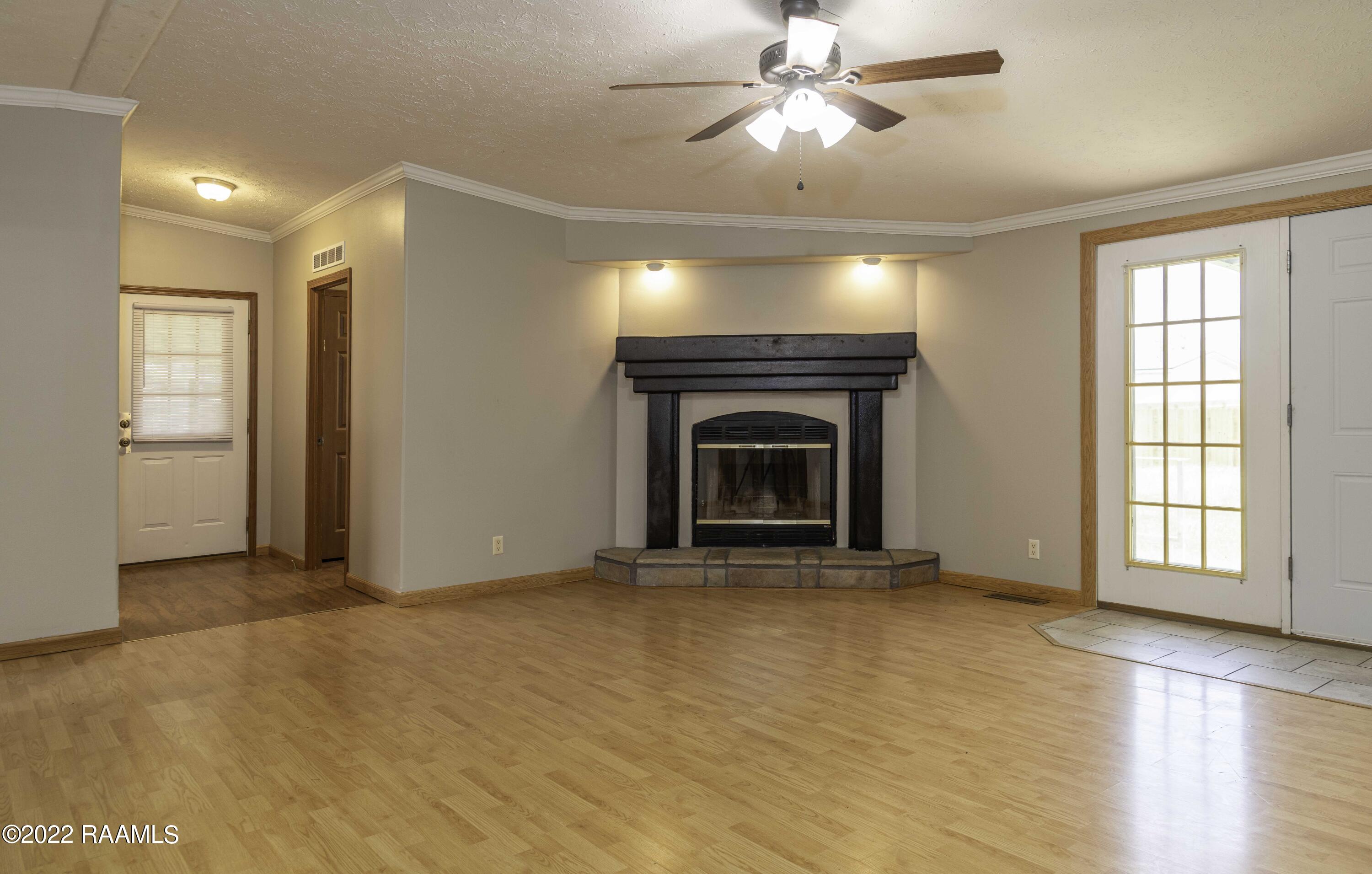 2404 Allen Road Maurice, LA 70555 - Photo 5 of 34 Den 2